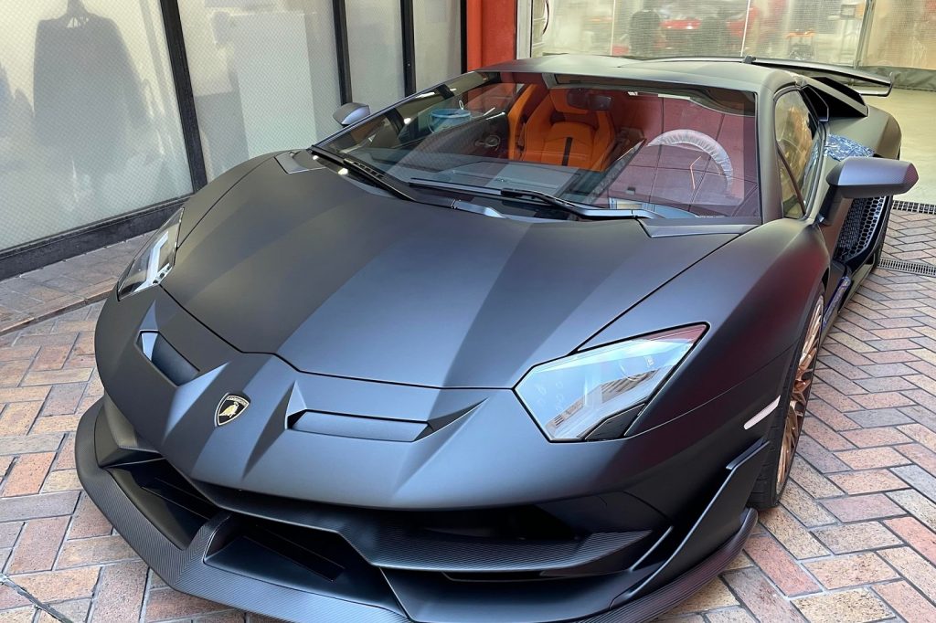 ◇ランボルギーニ｜カーボンエアロパーツ取付｜ラッピング｜アヴェン