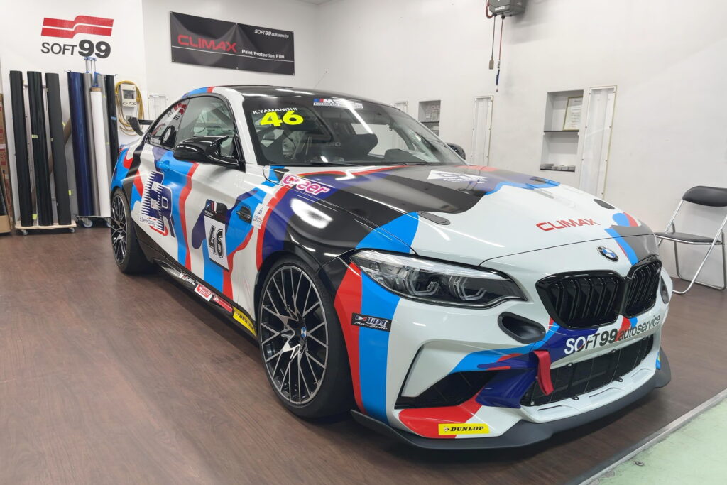 Elbe BMW（Elbe Racing）｜レース車両ラッピング｜フロントガラス保護フィルム（P-Shield）